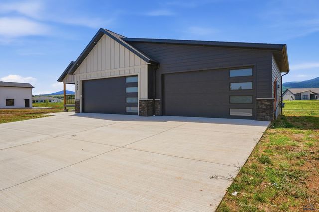 1639 OAK CREST CT, Spearfish, SD 57783