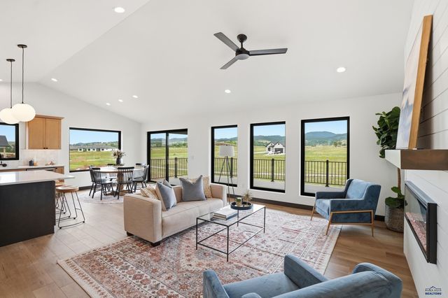 1639 OAK CREST CT, Spearfish, SD 57783