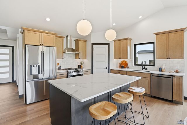 1639 OAK CREST CT, Spearfish, SD 57783
