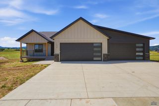 1639 OAK CREST CT, Spearfish, SD 57783