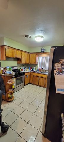 10111 S Lafayette Avenue, Chicago, IL 60628