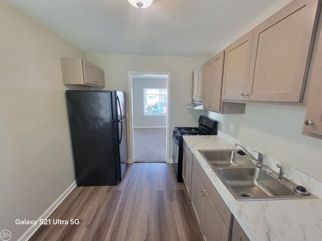 13148 Sherman Avenue, Warren, MI 48089