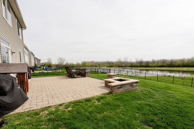 840 Wildwood Drive, Pingree Grove, IL 60140