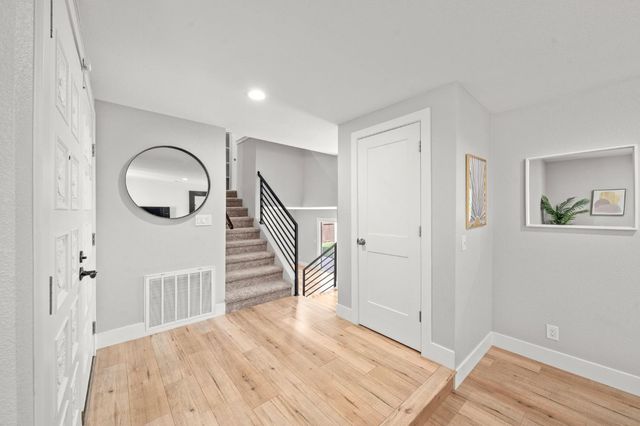 9813 Vista Grande Way, Elk Grove, CA 95624