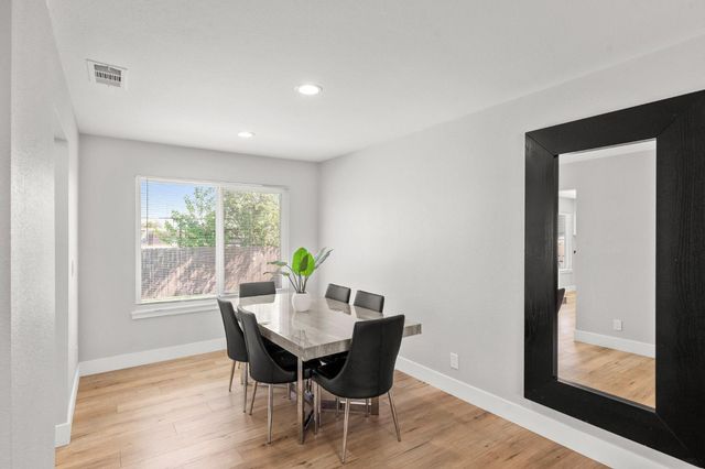 9813 Vista Grande Way, Elk Grove, CA 95624