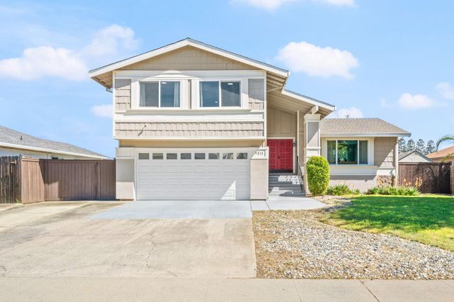 9813 Vista Grande Way, Elk Grove, CA 95624