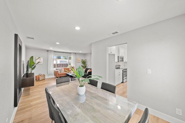 9813 Vista Grande Way, Elk Grove, CA 95624