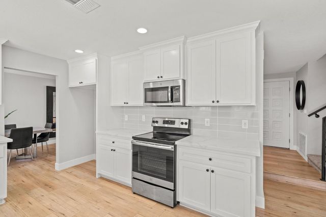 9813 Vista Grande Way, Elk Grove, CA 95624