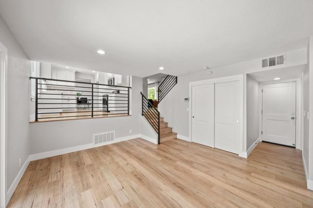 9813 Vista Grande Way, Elk Grove, CA 95624