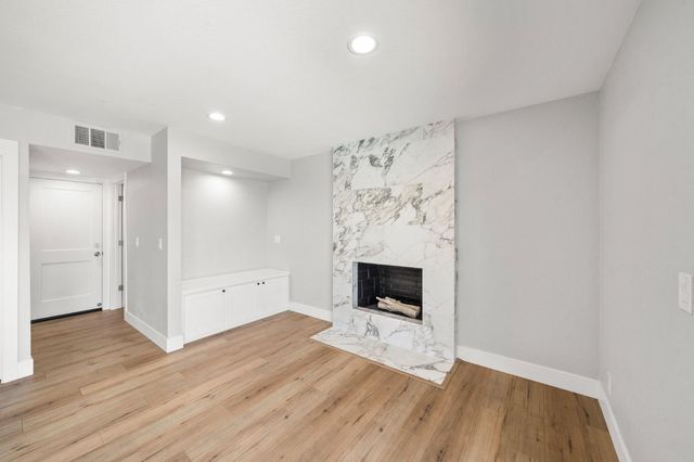 9813 Vista Grande Way, Elk Grove, CA 95624