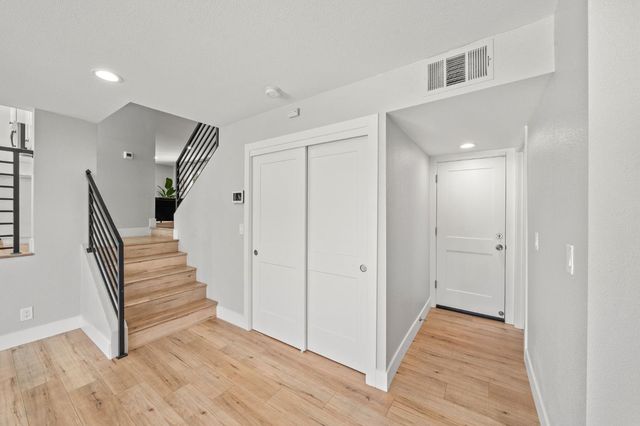 9813 Vista Grande Way, Elk Grove, CA 95624