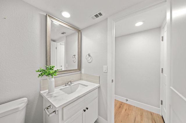 9813 Vista Grande Way, Elk Grove, CA 95624