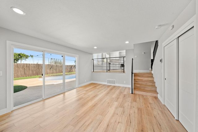 9813 Vista Grande Way, Elk Grove, CA 95624