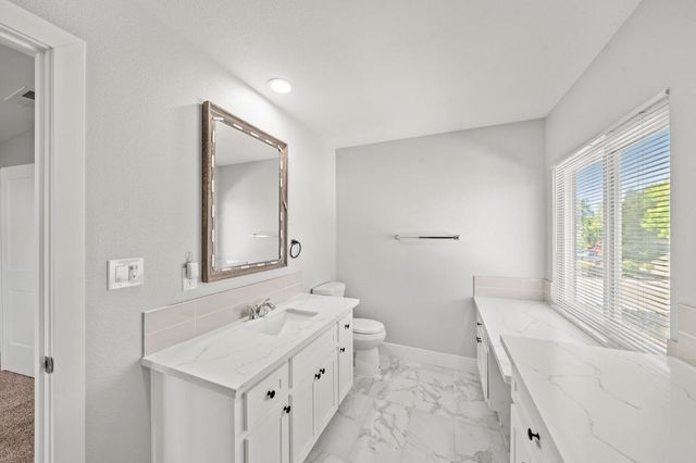 9813 Vista Grande Way, Elk Grove, CA 95624