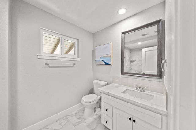 9813 Vista Grande Way, Elk Grove, CA 95624