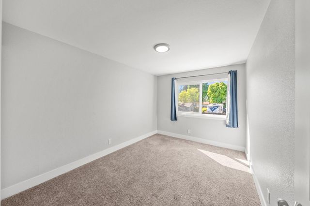 9813 Vista Grande Way, Elk Grove, CA 95624