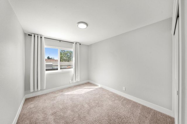 9813 Vista Grande Way, Elk Grove, CA 95624