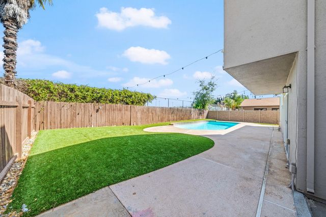 9813 Vista Grande Way, Elk Grove, CA 95624