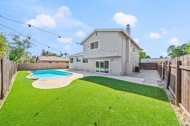 9813 Vista Grande Way, Elk Grove, CA 95624