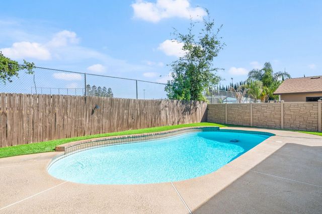 9813 Vista Grande Way, Elk Grove, CA 95624