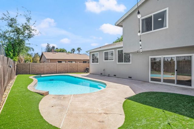 9813 Vista Grande Way, Elk Grove, CA 95624