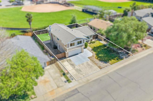 9813 Vista Grande Way, Elk Grove, CA 95624