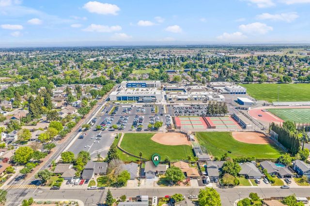 9813 Vista Grande Way, Elk Grove, CA 95624