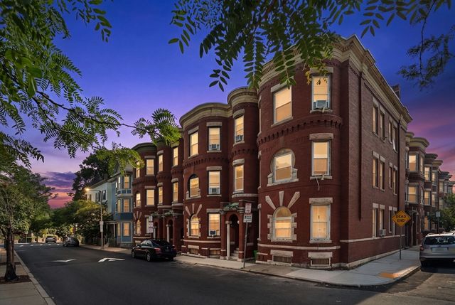 124 Day St 2, Boston, MA 02130