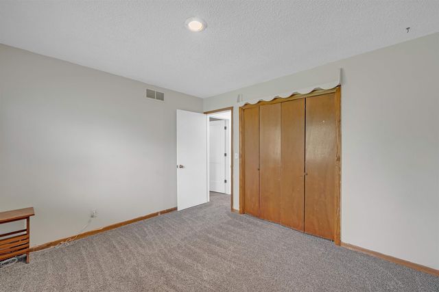 251 N Tracy St, Wichita, KS 67212