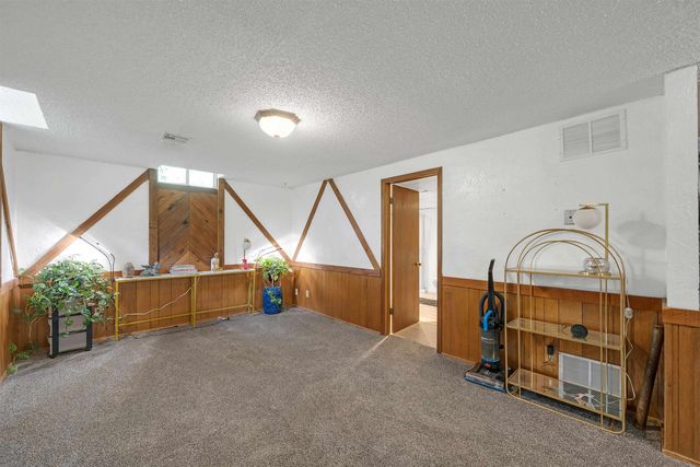 251 N Tracy St, Wichita, KS 67212