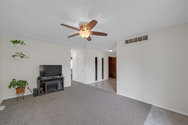 251 N Tracy St, Wichita, KS 67212