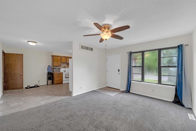 251 N Tracy St, Wichita, KS 67212