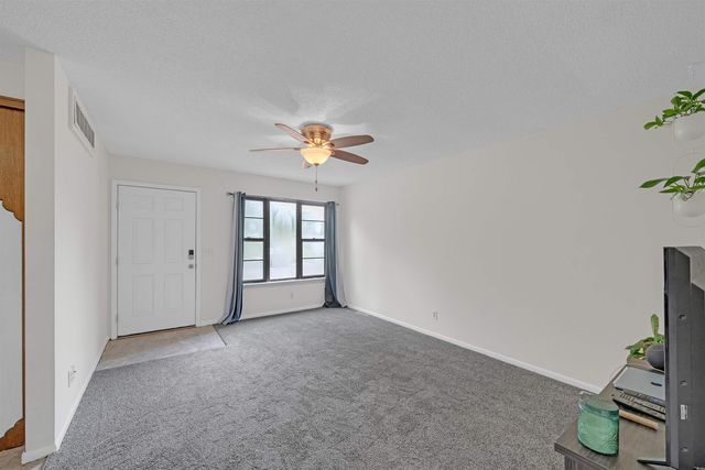 251 N Tracy St, Wichita, KS 67212