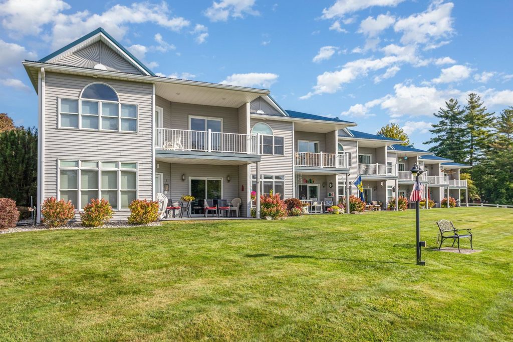 547 River Road, Bay City, MI 48706