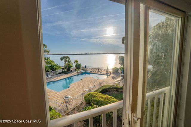 225 S Tropical Trail 311, Merritt Island, FL 32952