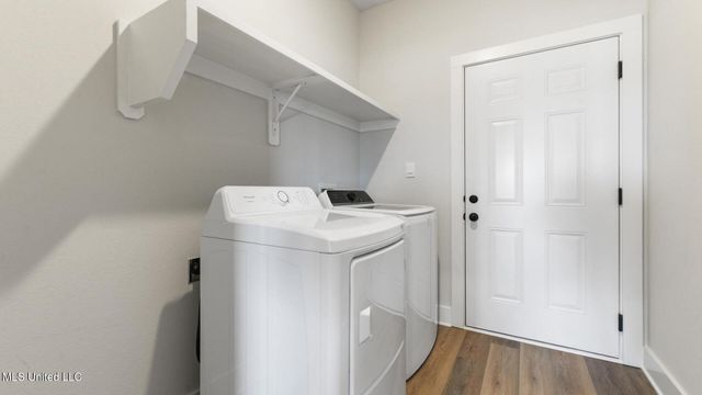 6632 Palm Pointe Drive, Ocean Springs, MS 39564