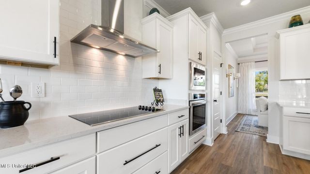 6632 Palm Pointe Drive, Ocean Springs, MS 39564