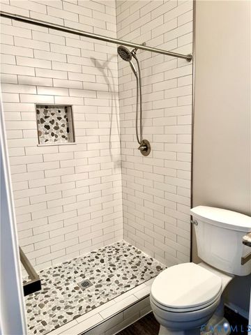 180 Marynetta Ave, Deltaville, VA 23043