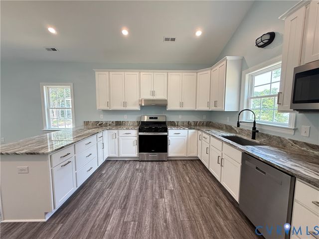 180 Marynetta Ave, Deltaville, VA 23043