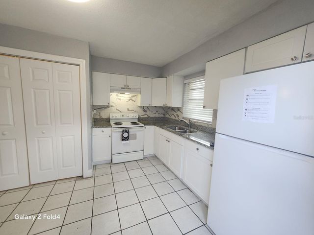 5722 N LINCOLN AVENUE B, Tampa, FL 33614