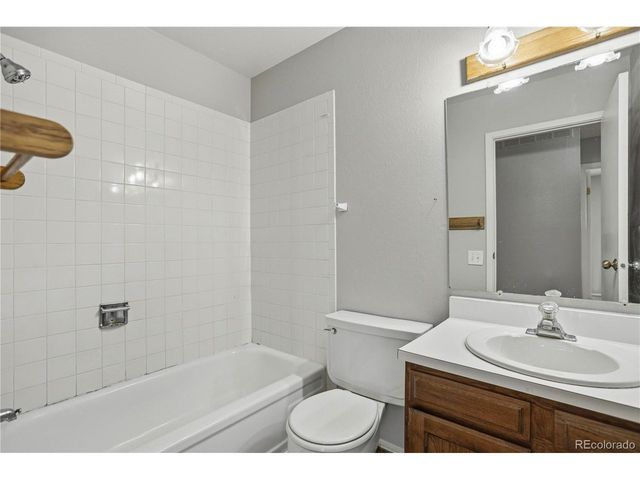 3695 S Kittredge St E, Aurora, CO 80013