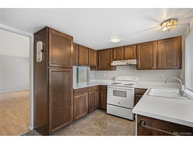 3695 S Kittredge St E, Aurora, CO 80013