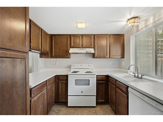 3695 S Kittredge St E, Aurora, CO 80013