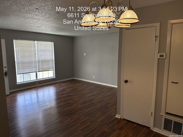 6611 Southpoint St Apt 114 C, San Antonio, TX 78229