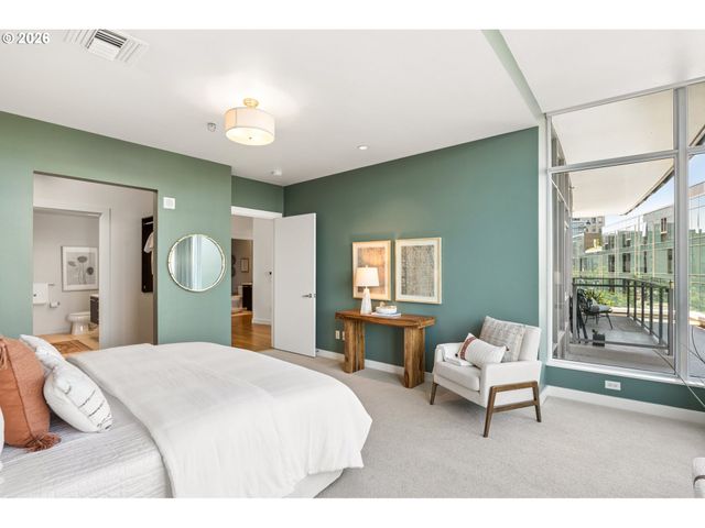 949 Nw OVERTON St 402, Portland, OR 97209