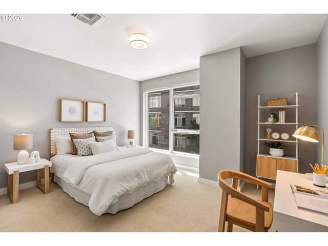 949 Nw OVERTON St 402, Portland, OR 97209