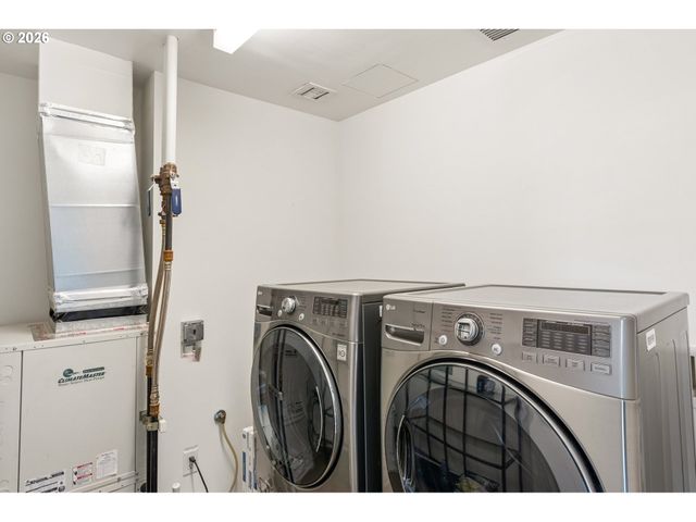 949 Nw OVERTON St 402, Portland, OR 97209