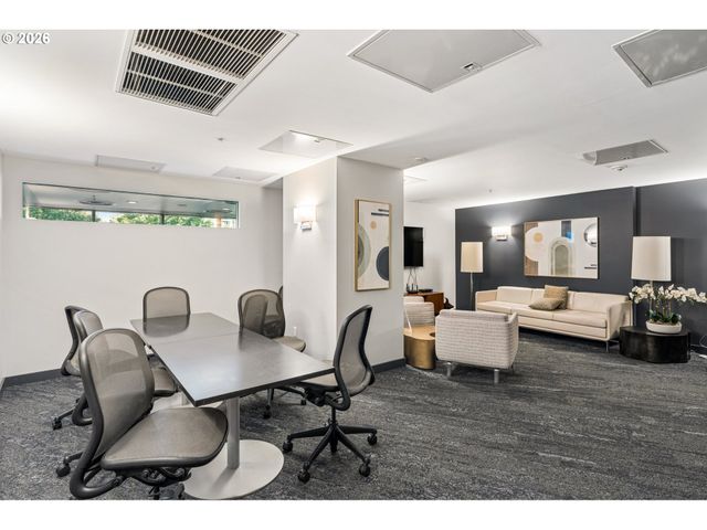 949 Nw OVERTON St 402, Portland, OR 97209