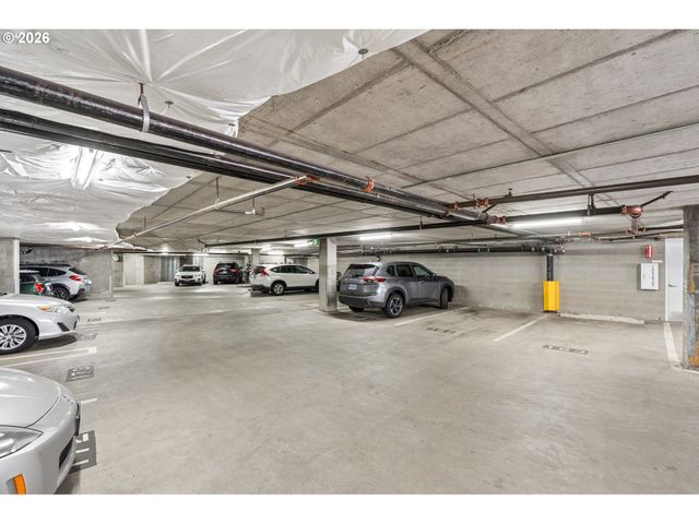 949 Nw OVERTON St 402, Portland, OR 97209