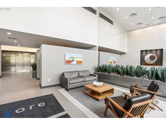 949 Nw OVERTON St 402, Portland, OR 97209